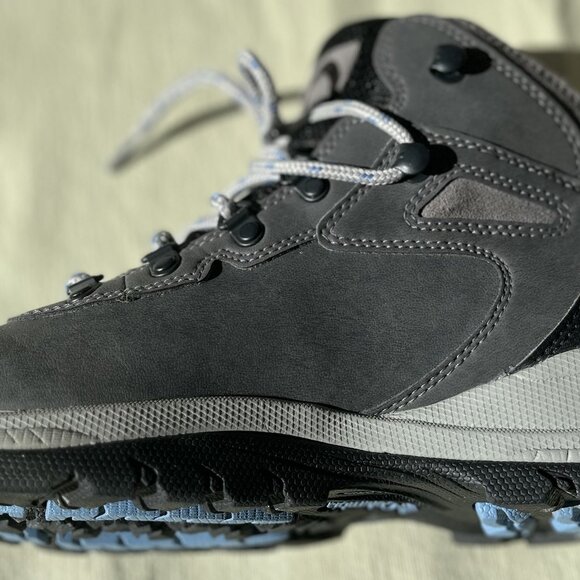 $110 Columbia Women Newton Ridge Lightweight Waterproof Shoe Hiking Boot 9 Wide - Picture 7 of 10